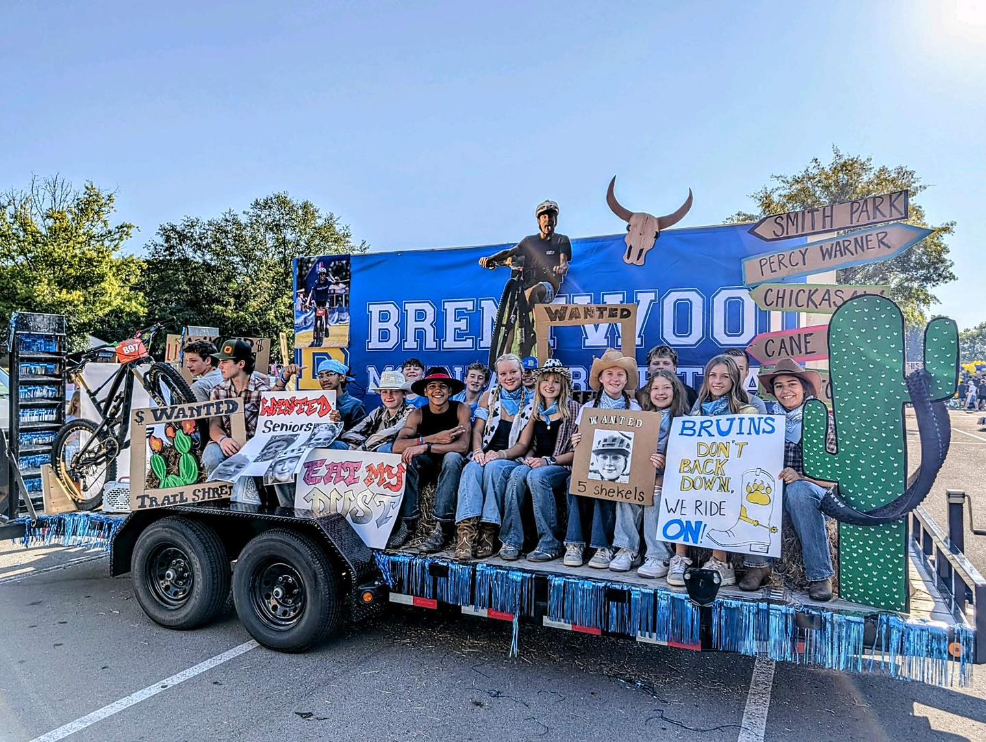 BrentwoodMTB homecoming parade float
